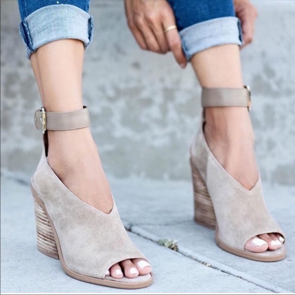 Marc Fisher Shoes - MARC FISHER VIDAL ANKLE STRAP HEELS